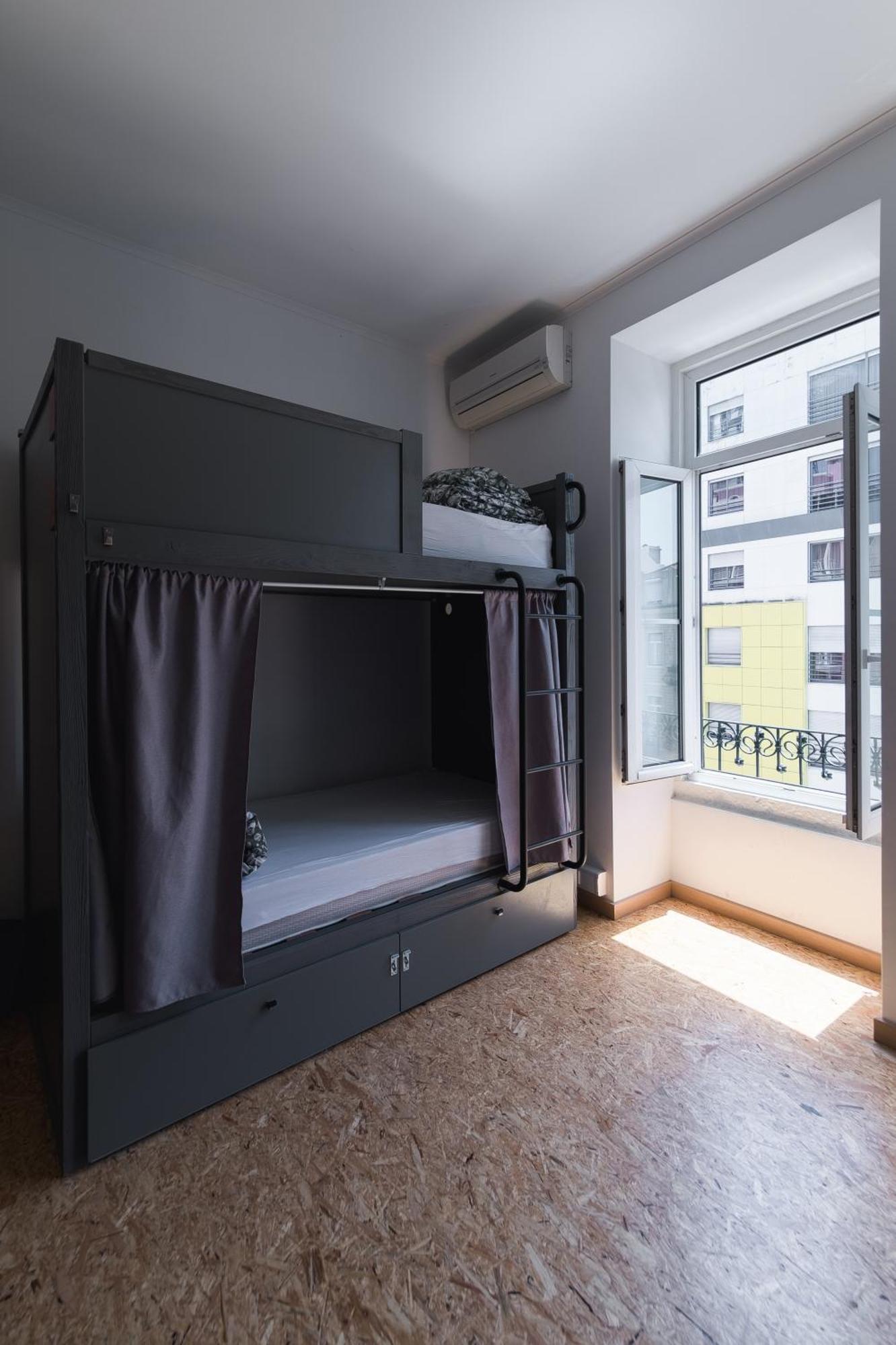 Wot Lisbon Patio Hostel Екстериор снимка