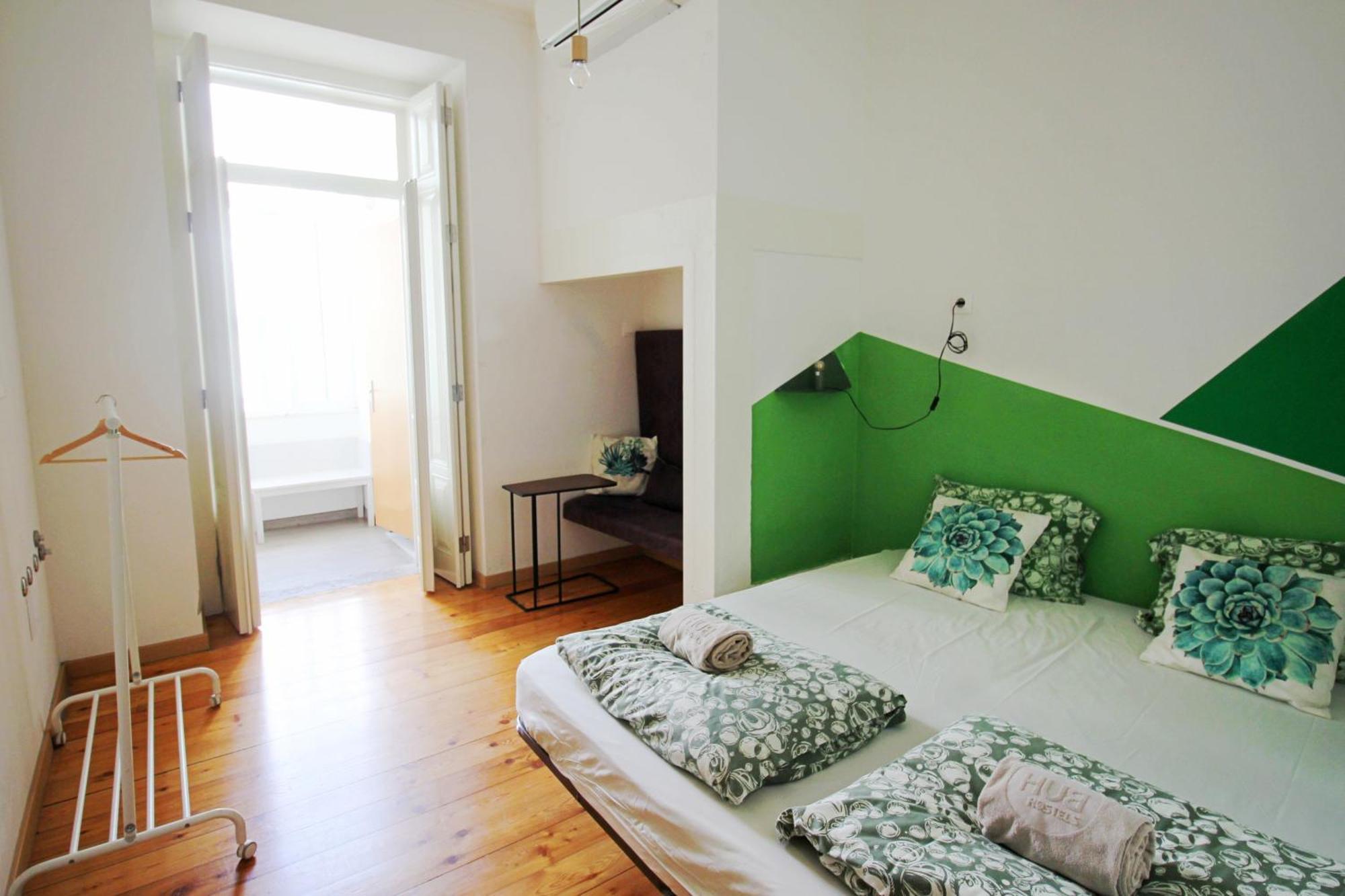 Wot Lisbon Patio Hostel Екстериор снимка